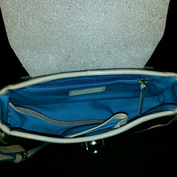 Dooney and Bourke purse - Picture 3 of 6